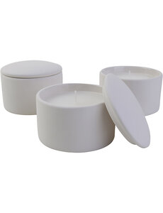  Keramische kandelaar incl kaars , afm 9x9x6,7 cm, 12 stuk/ 1 doos
