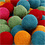 Creativ Company Wol kralen, d 20 mm, sterke kleuren, 64 stuk/ 1 doos