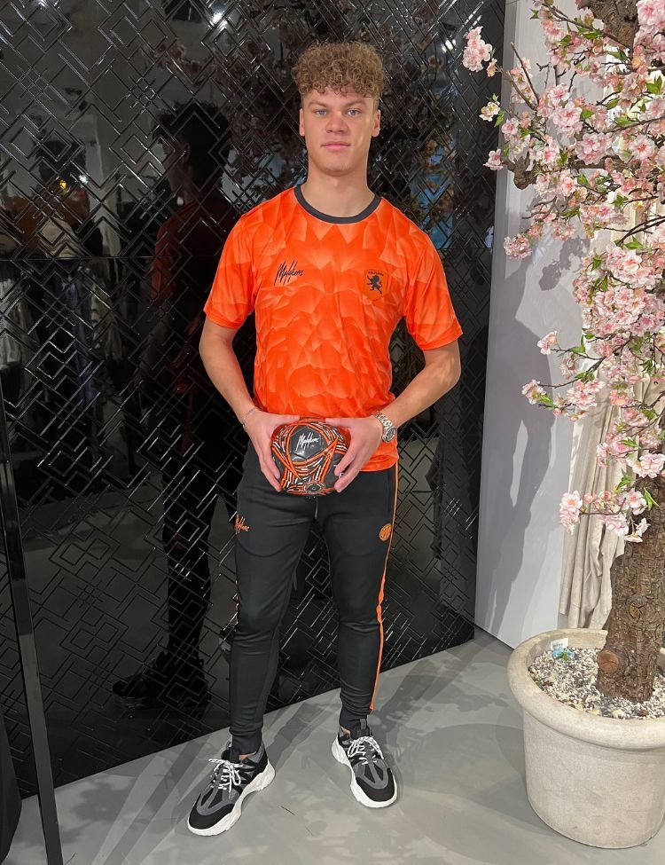 Condenseren Net zo niet voldoende Malelions WK Gradient T-Shirt - Oranje - Eddy's Eindhoven