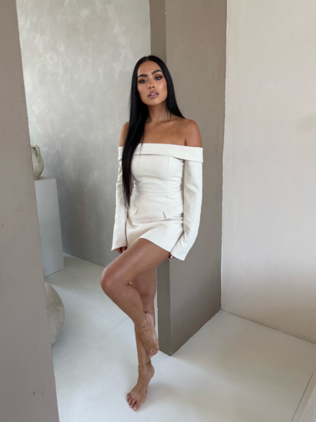 Unique The Label Emily Dress - Creme Unique The Label Unique The Label Emily Dress - Creme