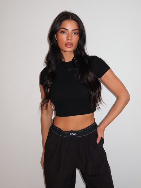 Unique The Label Gill Crop Tee - Deep Black Unique The Label Unique The Label Gill Crop Tee - Deep Black
