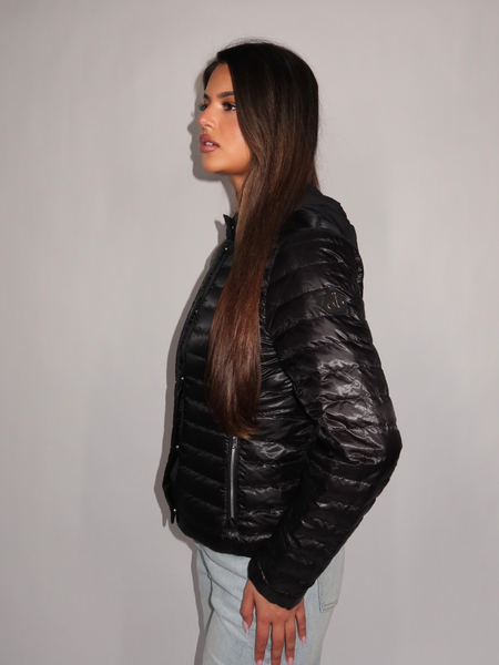 Moose Knuckles Women Cloud Walker Short Jacket - Black/Black Moose Knuckles Moose Knuckles Women Cloud Walker Short Jacket - Black/Black