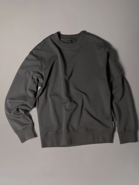 Moose Knuckles Men Hartsfield Crewneck - Cement Moose Knuckles Moose Knuckles Men Hartsfield Crewneck - Cement