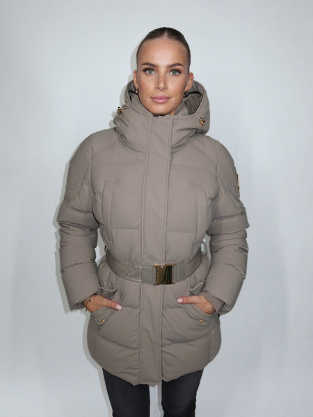 Moose Knuckles Moose Knuckles Women Gilded 3Q Jacket - Ashen W/Bronze SH Moose Knuckles Women Gilded 3Q Jacket - Ashen W/Bronze SH