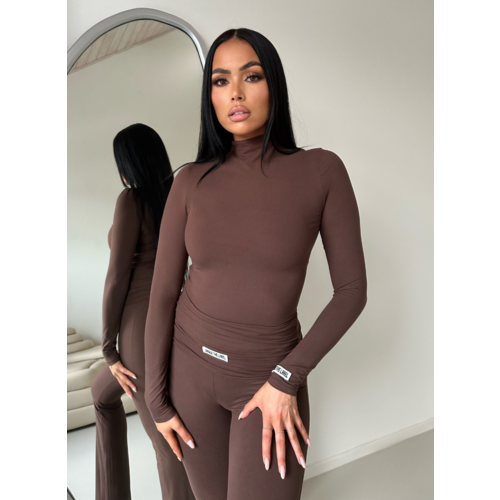 Unique The Label Kimmy Turtleneck Top - Chocolate