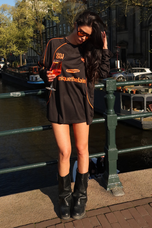 Ama Longsleeve - Black/Orange