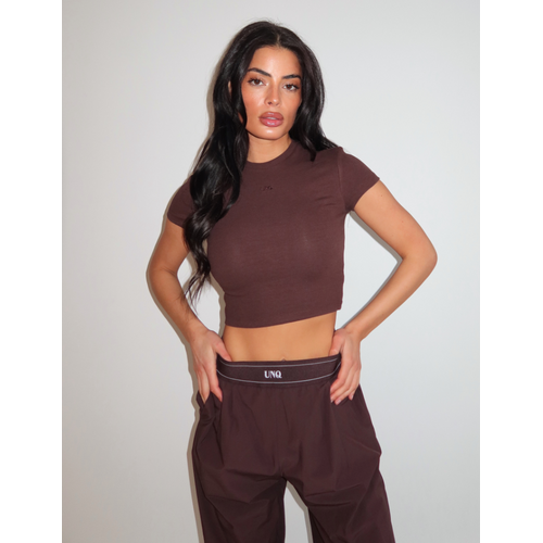 Unique The Label Gill Crop Tee - Cacao Unique The Label Gill Crop Tee - Cacao
