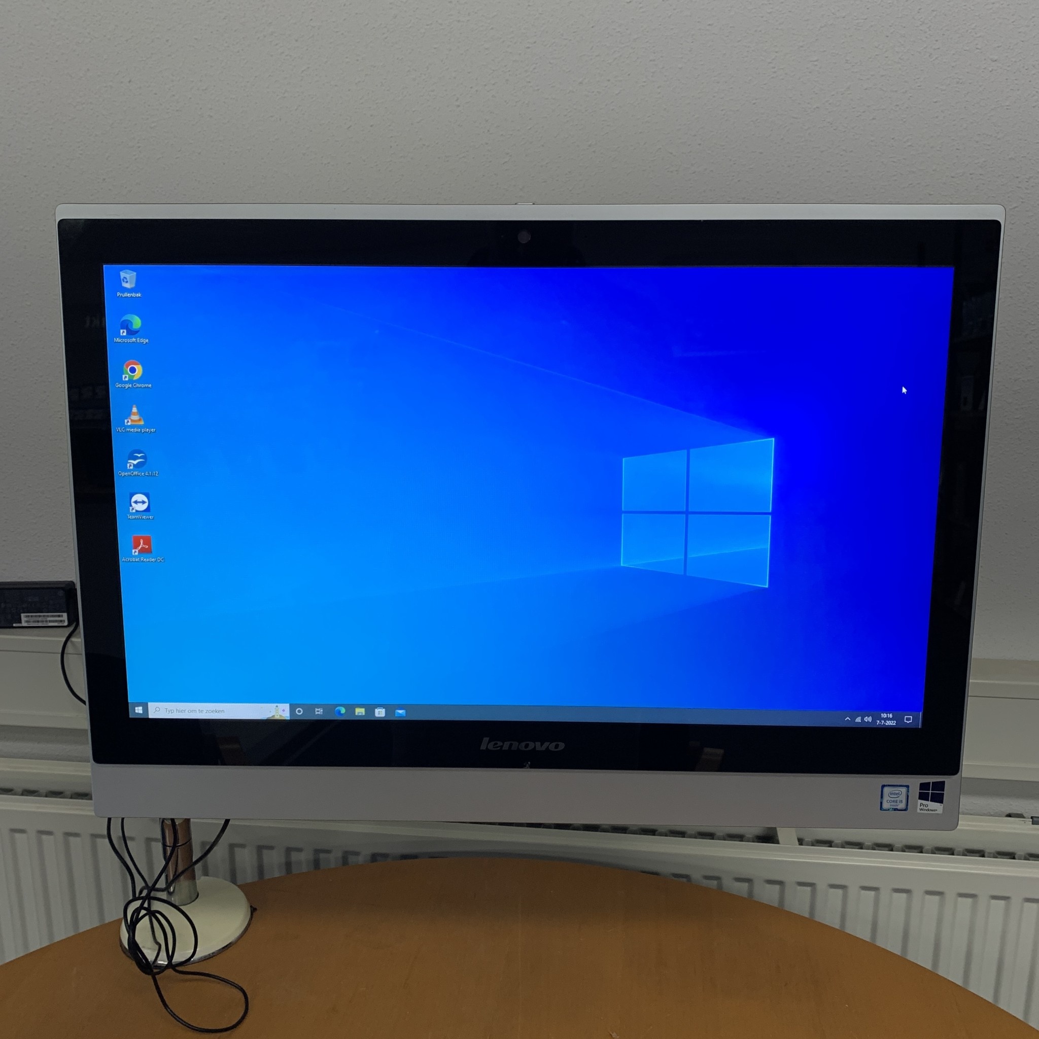 Lenovo ThinkCentre S500z I5 6e Gen 8GB 256GB SSD 23 inch W10P All-in-one