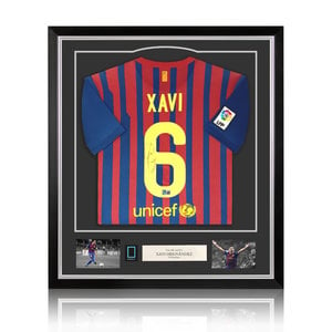 Xavi signed FC Barcelona shirt 2011-12 - framed