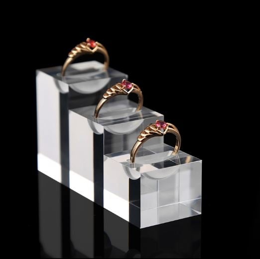 Acrylic Ring Display Stand (3 sizes) Showmycollection
