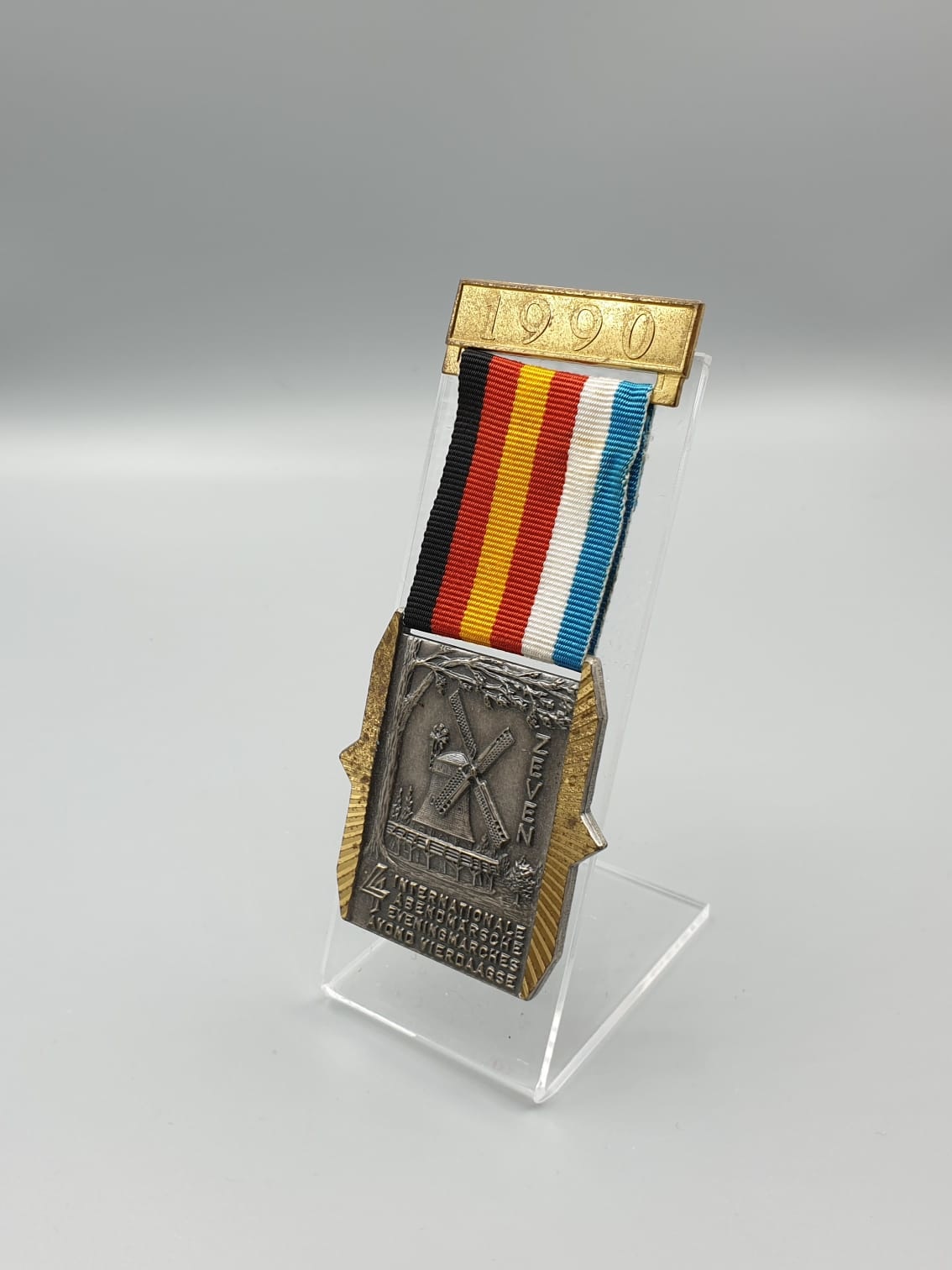Medal Display Stand Showmycollection