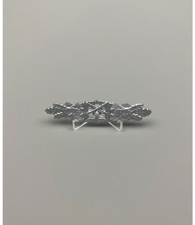 Standaard Voor Badges / Insignes / Ordetekens / (Nahkampf)Spangen