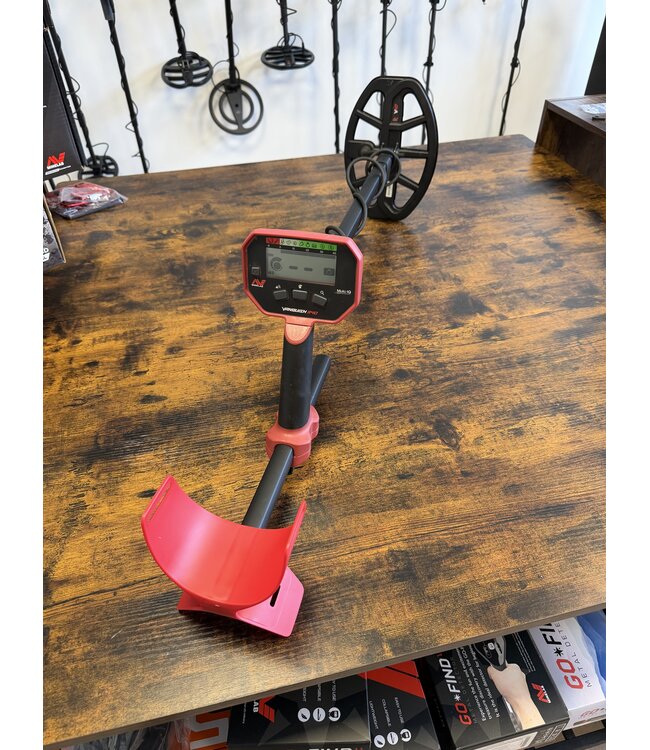 Used Minelab VANQUISH 340