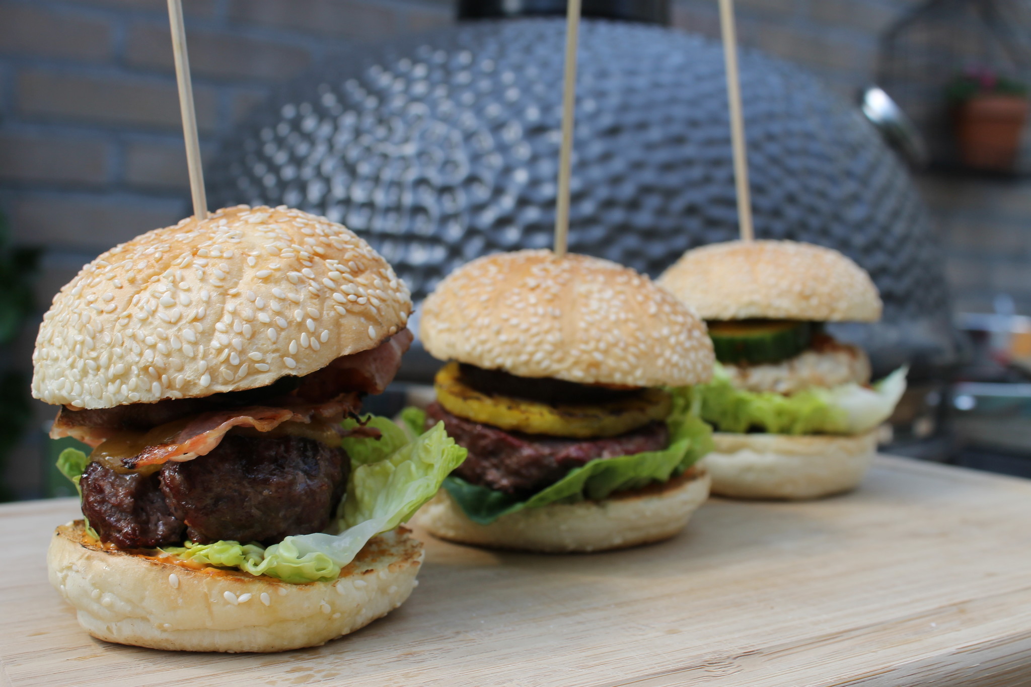 3 hamburgers van: Kameel Kangaroo en Krokodil 3 hamburgers van: Kameel Kangaroo en Krokodil