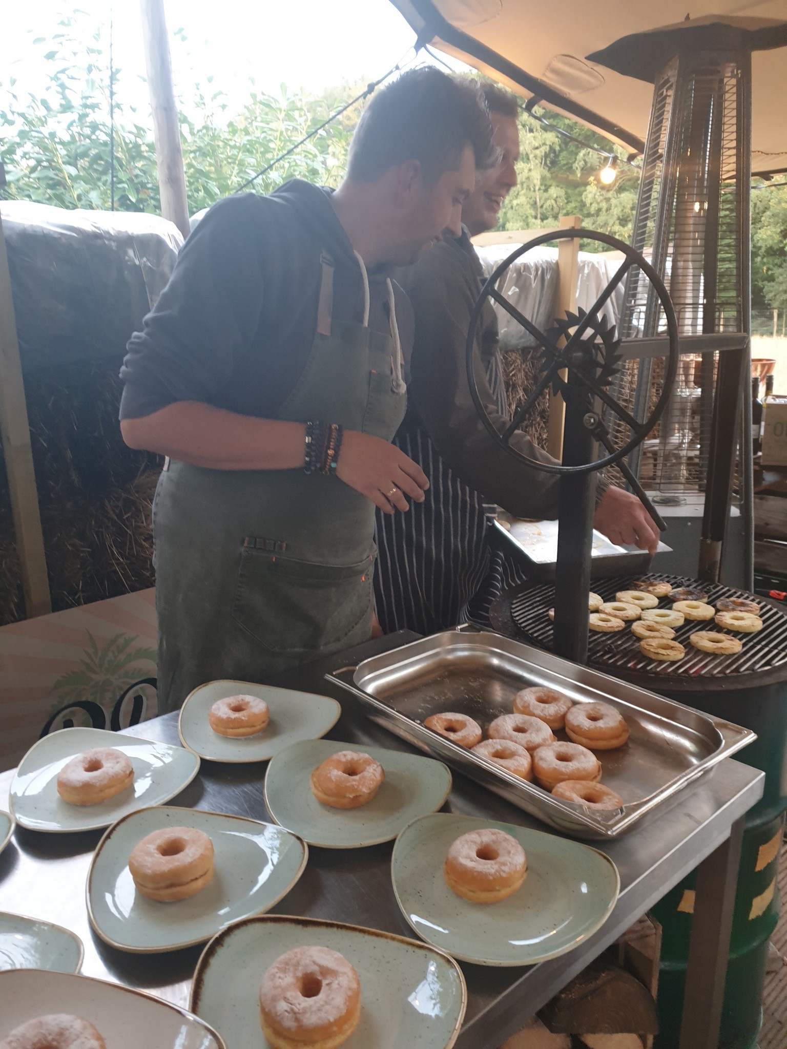 Donut Burger met Ananas