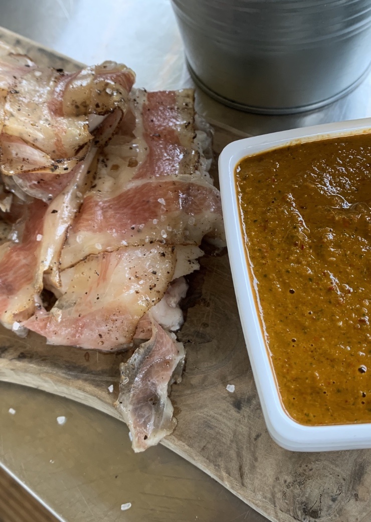 Roodbaars ingepakt met Pancetta en een Korean Dip Roodbaars ingepakt met Pancetta en een Korean Dip