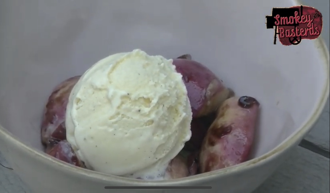 Wilde perziken met drop en vanille ijs