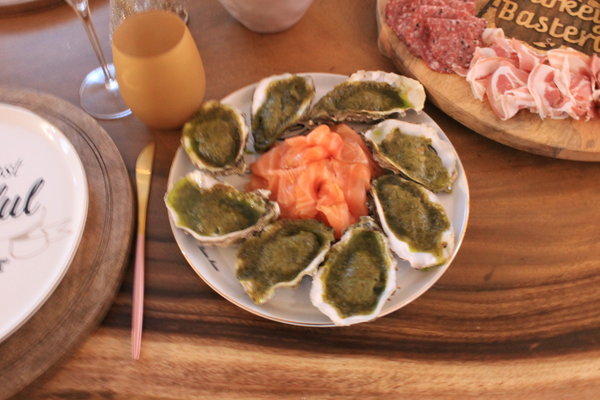 Smokey's Luxury Borrelplank Smokey's Luxury Borrelplank