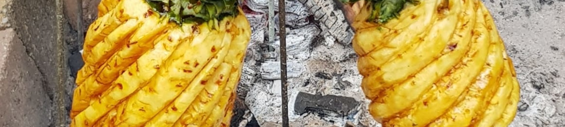 Ananas met Hangop en tropische vruchten compote