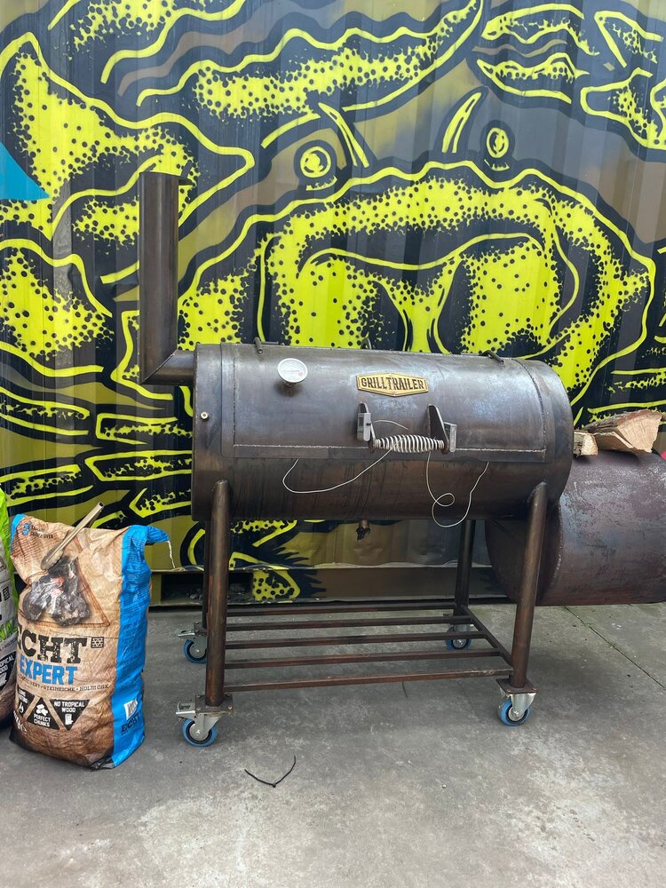 Grilltrailer Smoker  "24 backyard" Grilltrailer Smoker  "24 backyard"