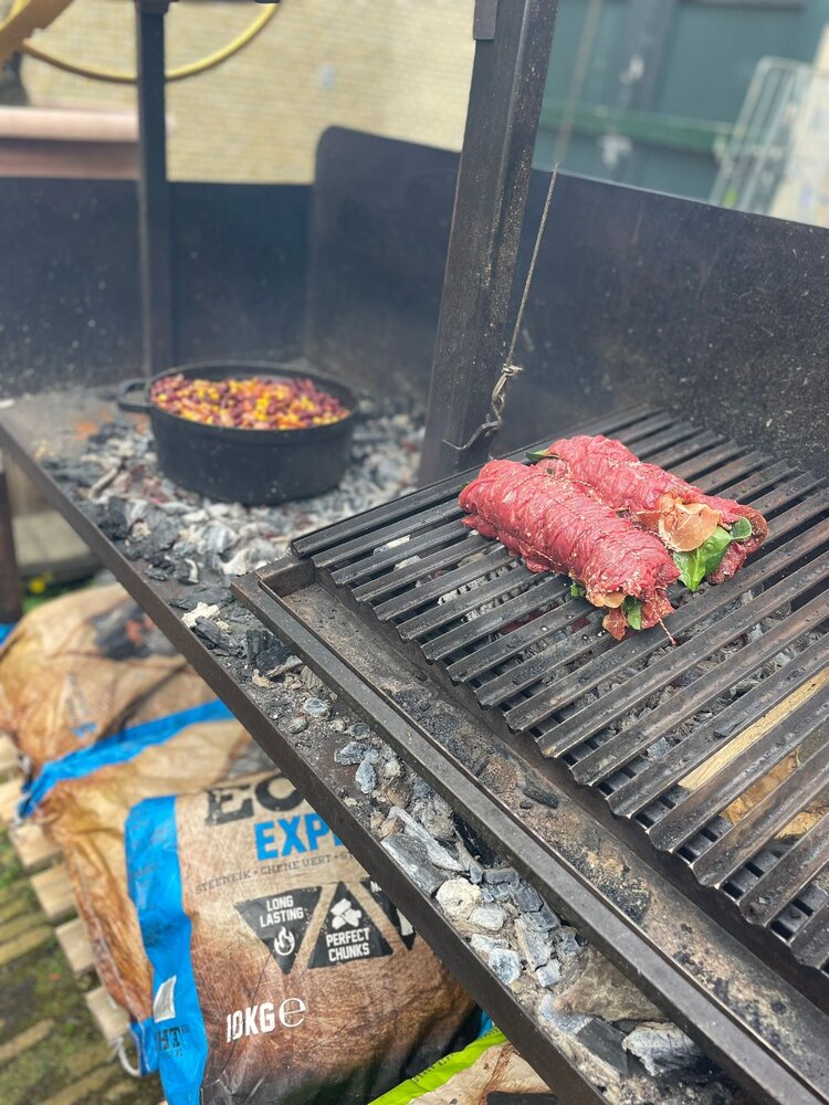 Argentijnse grill 150 cm  met Brassero Argentijnse grill 150 cm  met Brassero