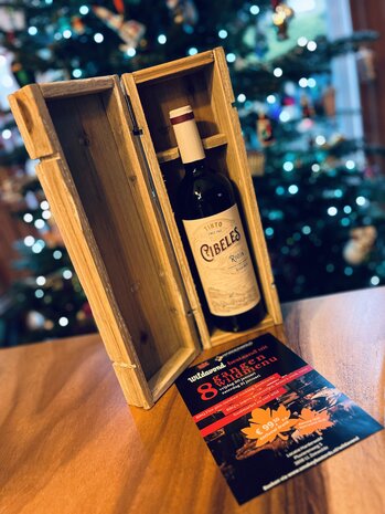 Inpakken in luxe doos met rode of witte wijn