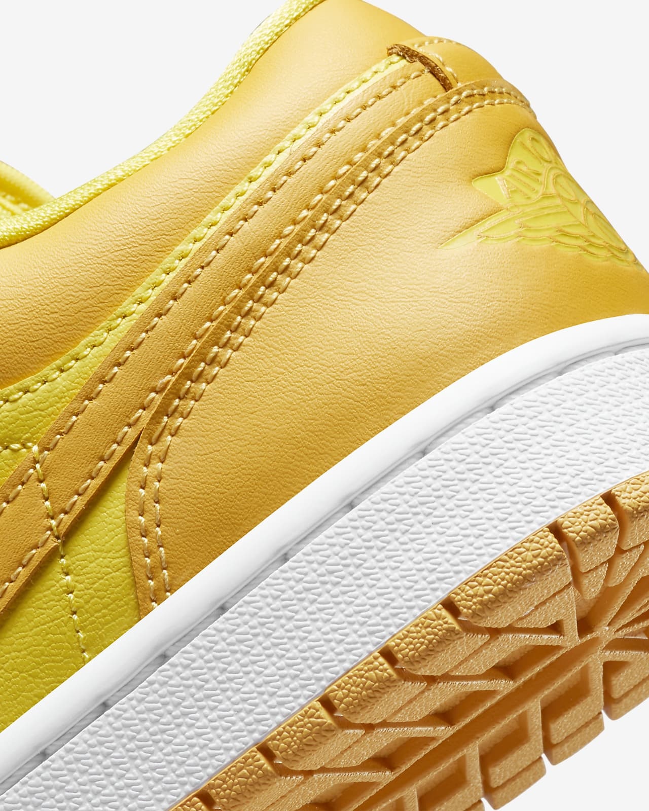 WMNS AIR JORDAN LOW (Yellow Strike 