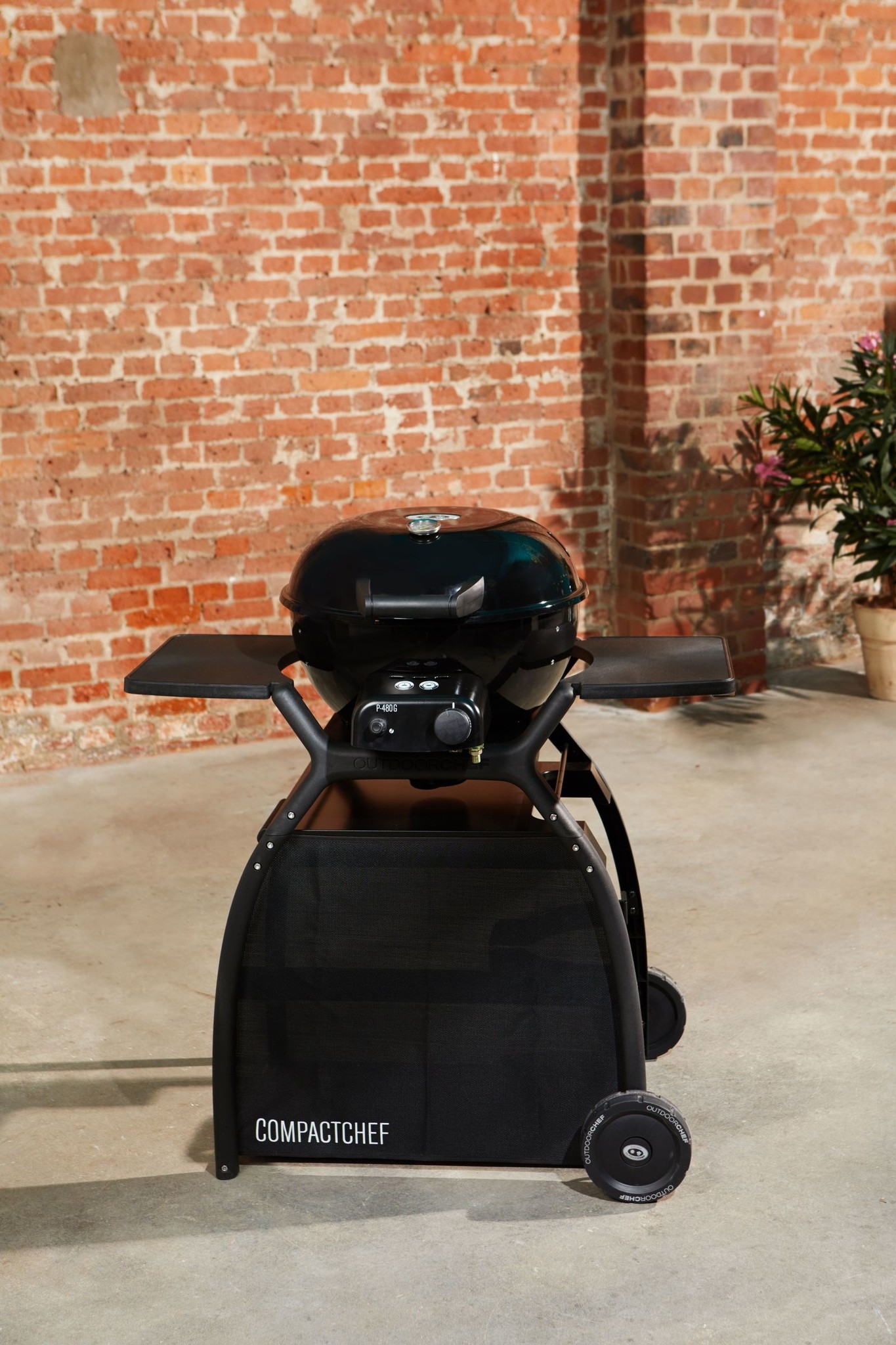 Zwart Compactchef Barbecue P-4