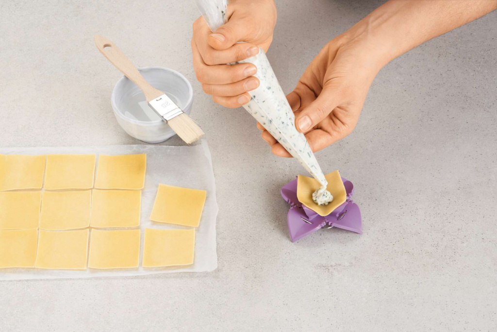 Betty Bossi Dumpling Maker