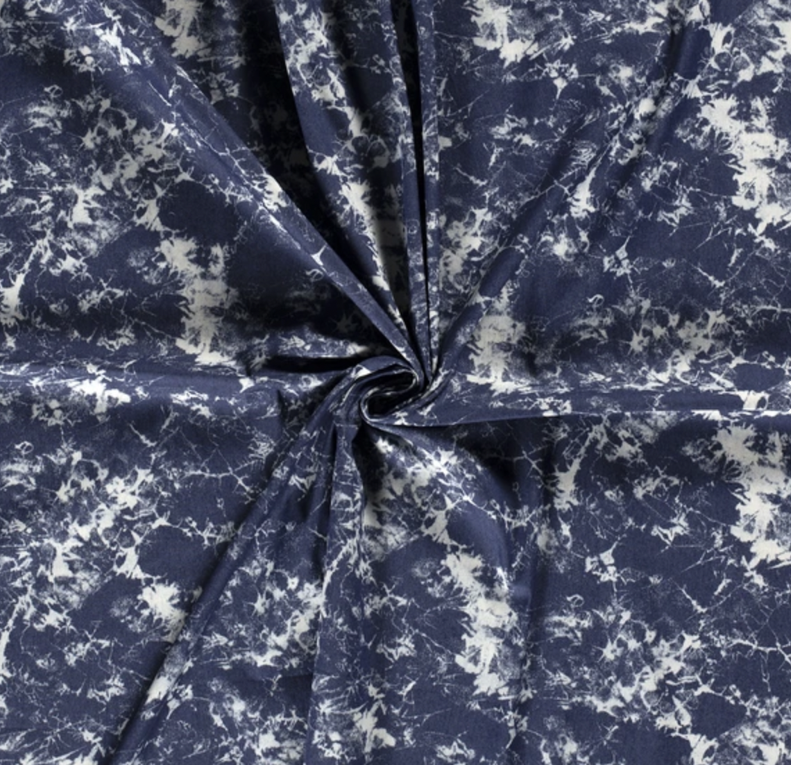 geduldig Notebook volgorde Nooteboom Jeans stof bedrukt met tie-dye (batik) in de kleur navy | Knops &  More