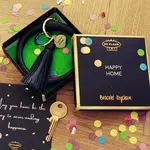 Sleutelhanger in doosje - Happy home - Zwart