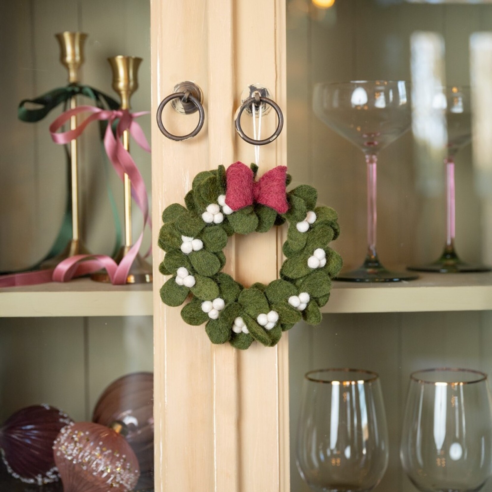 Hanger - Krans Mistletoe met strik - Vilt - Groen/Rood/Wit - Ø14 x 2cm