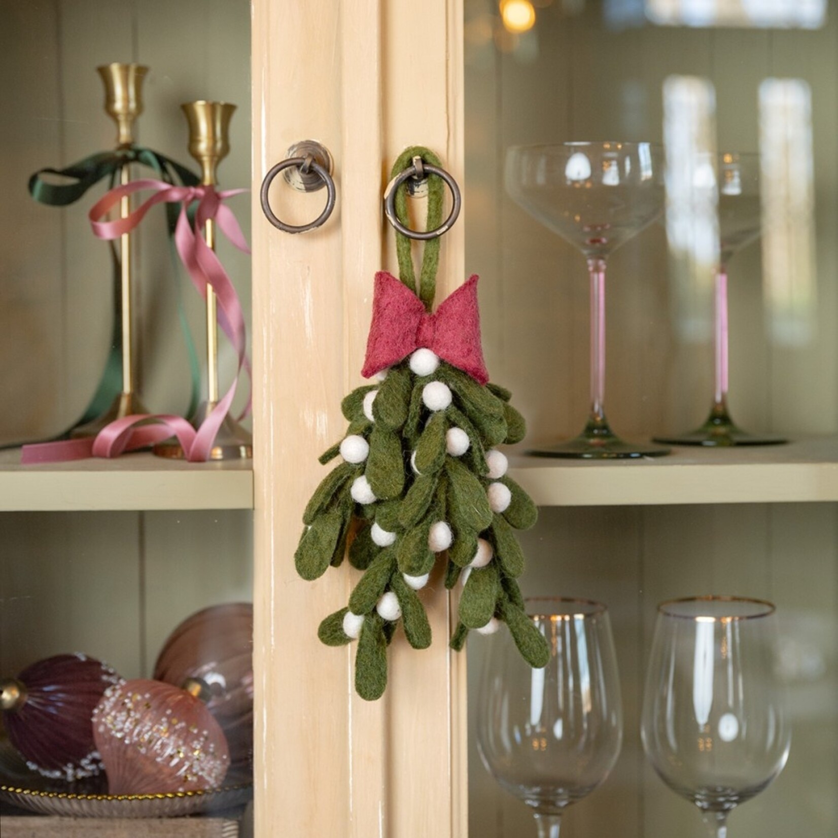 Hanger - Mistletoe met strik - Vilt - Groen/Rood/Wit - (XL) 14 x 2 x 14cm