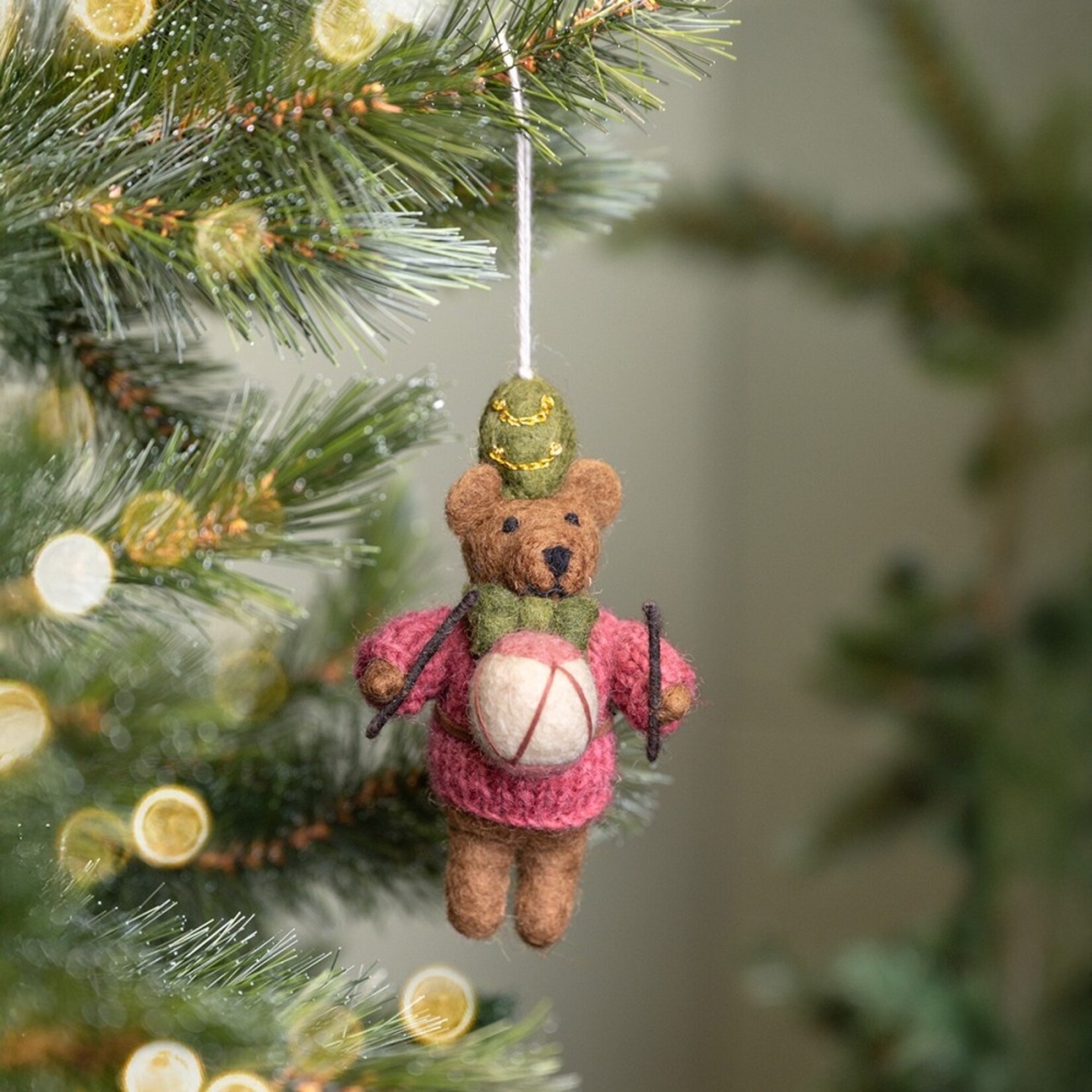 Hanger BEER met trommel - Wolvilt - Cyclaam - 6 x 5 x 12cm