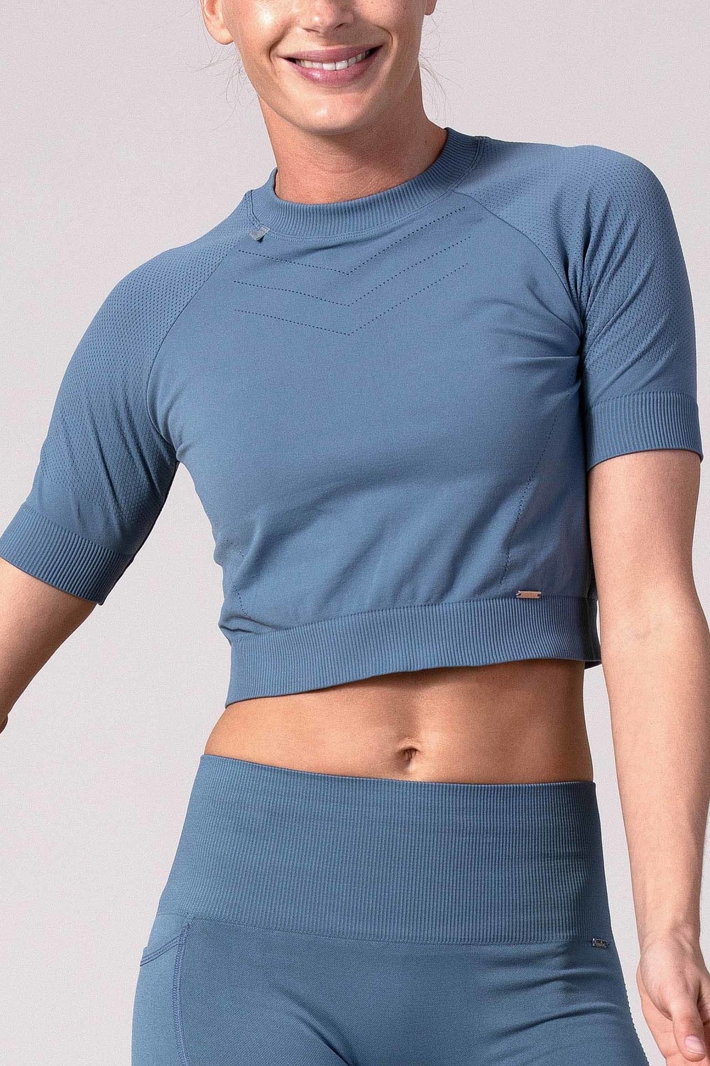 AMARANTE Cropped Tee AMARANTE Zen Blue