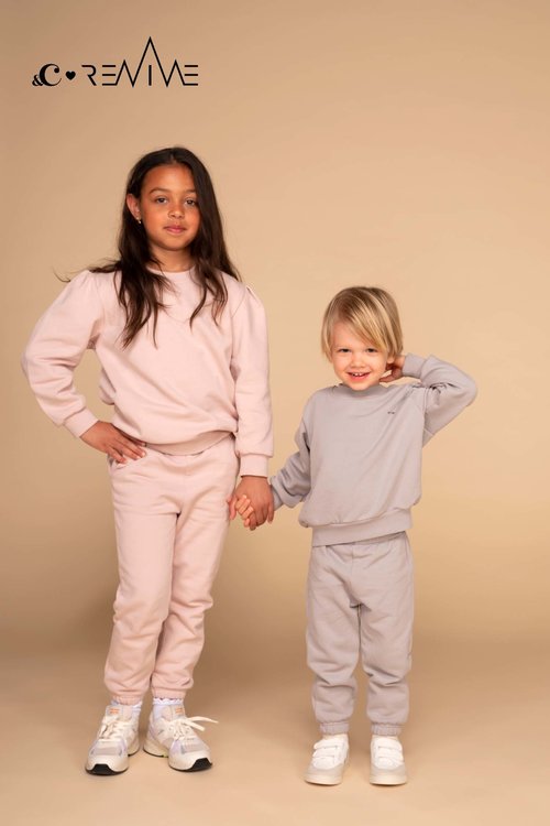 KIDS BASIC Joggingset &C x REVIVE Light Grey &C x REVIVE KIDS BASIC Joggingset &C x REVIVE Light Grey