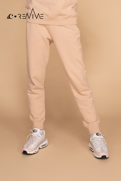 Basic Jogging Pants &C x REVIVE Soft Beige &C x REVIVE Basic Jogging Pants &C x REVIVE Soft Beige