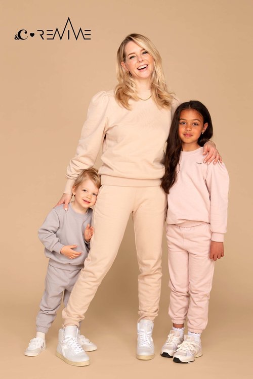 Long sweater &C x REVIVE Soft Beige &C x REVIVE Long sweater &C x REVIVE Soft Beige