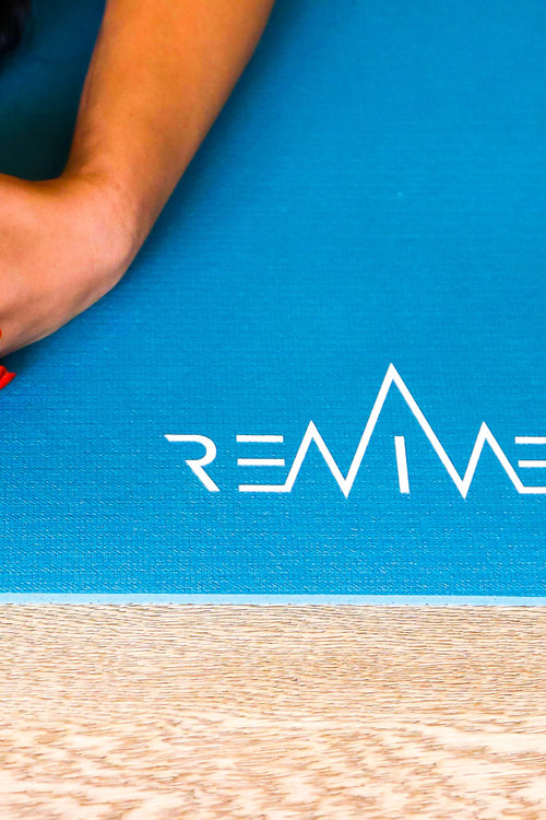 Yogamat SUPREME - zwart REVIVE Performance Lifestyle Yogamat SUPREME - zwart