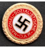 Or insigne du parti nazi pour les femmes