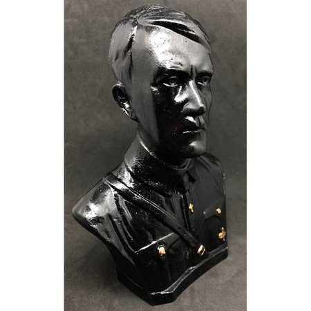 Adolf Hitler tête avec le buste du sein noir