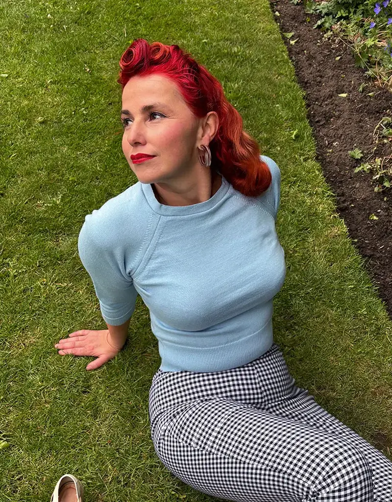 Pretty Retro 1950s Sweater Girl Top