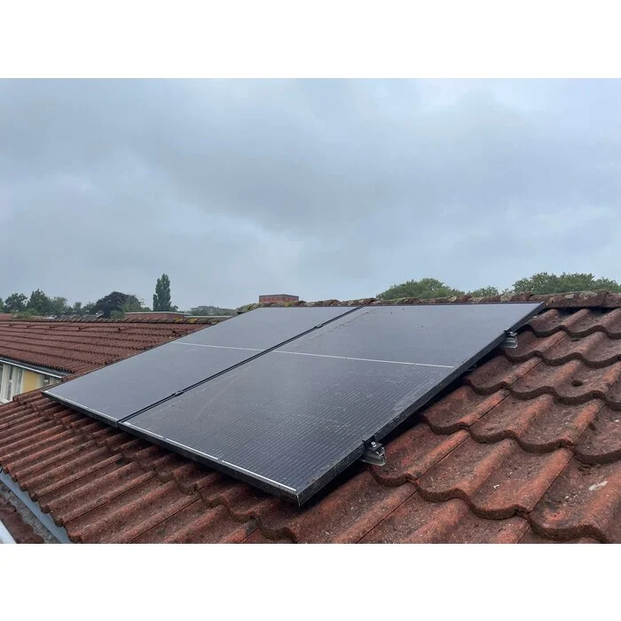 Zonnepaneel bevestiging op dakpannen