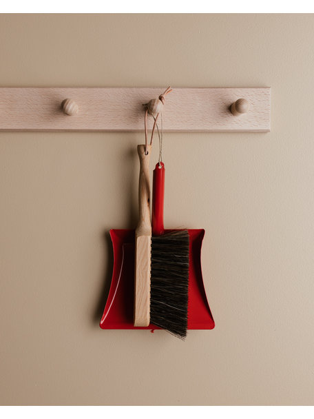 Redecker Children's dustpan and hand brush - red