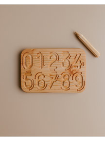 Spelenderwijs leren Wooden number tracing board