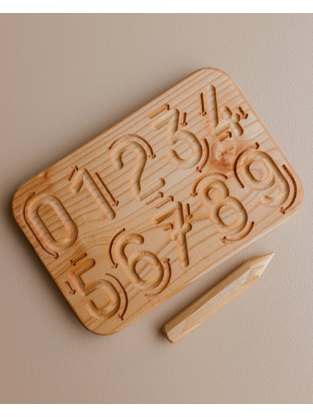 Spelenderwijs leren Wooden number tracing board
