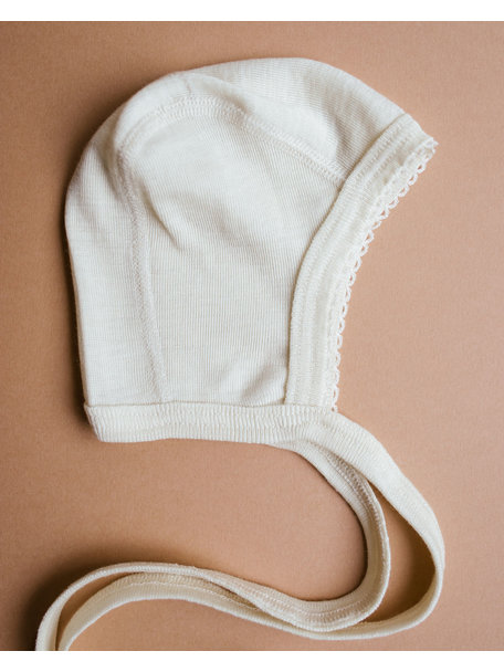 Unaduna X Engel Baby bonnet with crochet edge