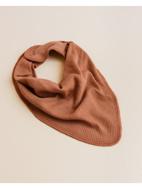 Unaduna Bib scarf tiny rib wool - sienna clay