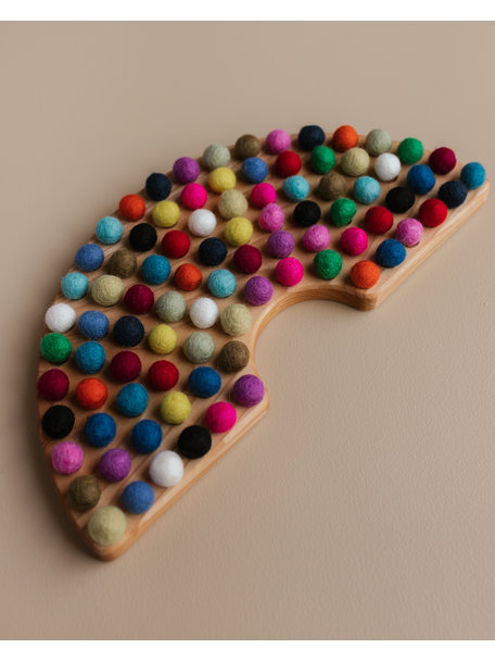 Spelenderwijs leren Wooden rainbow board with felt balls - bold