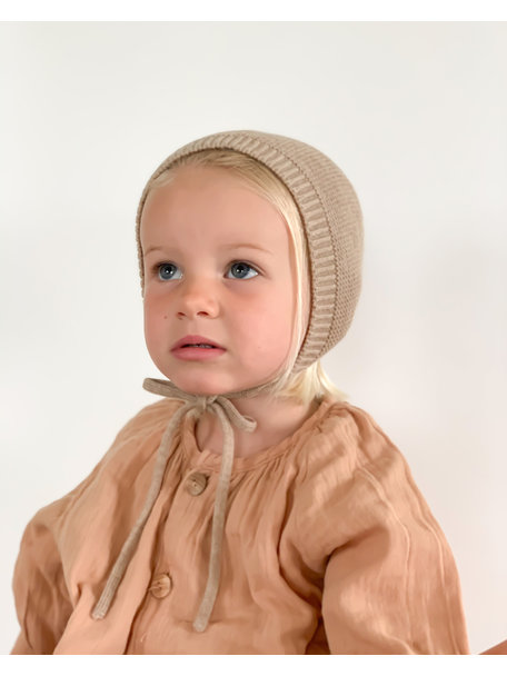 Hvid Merino Wool Bonnet - sand